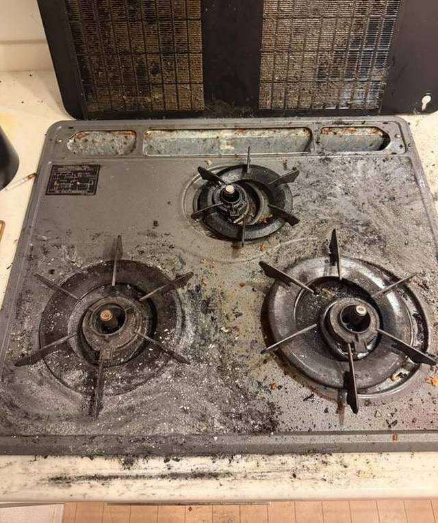 ハウスクリーニング ガスコンロ施工前