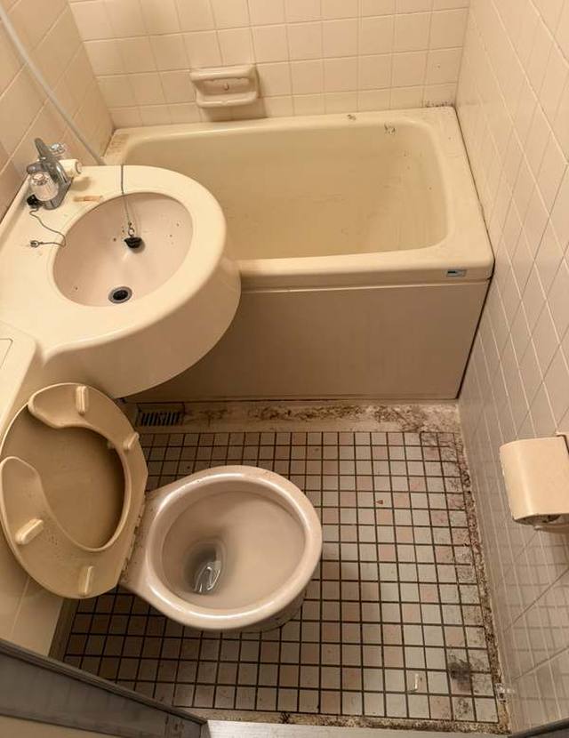 空室クリーニング 浴室・トイレ施工前